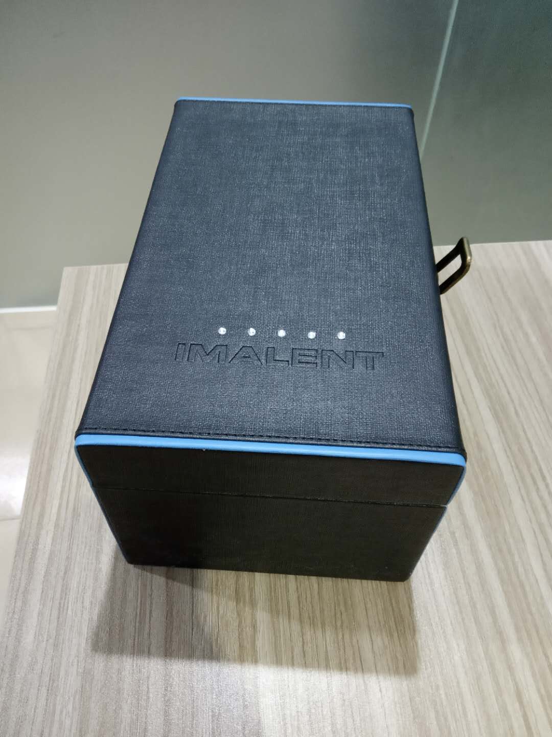 R90TSbox01.jpg