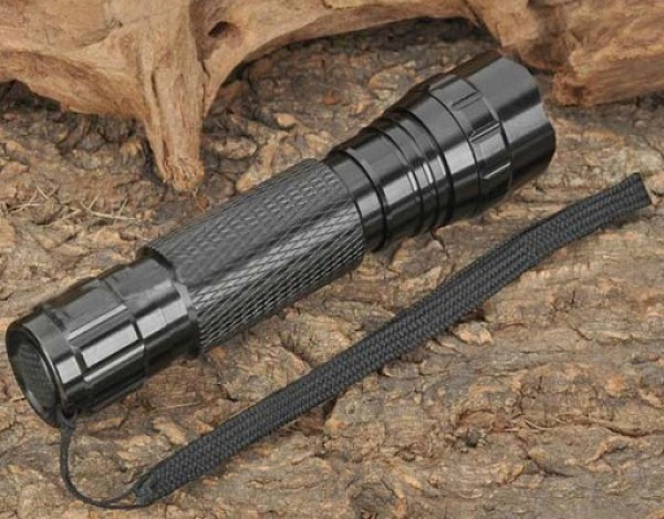 Gatzetec Wf 501 b LED Taschenlampe mit CREE XPL HI V3