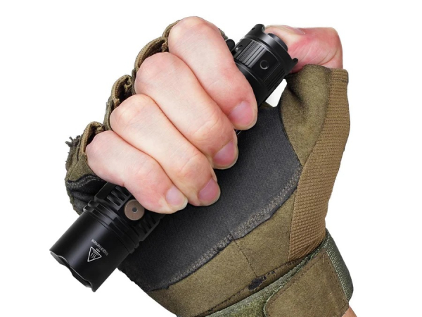 Fenix-PD36R-Taschenlampe 1600 Lumen